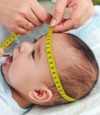 measuring head circumference